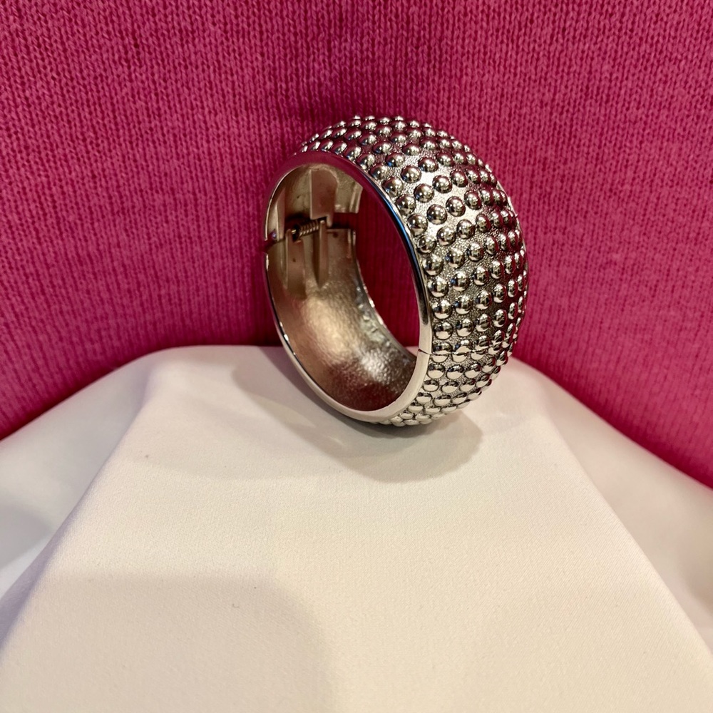 Vintage Silver Plate Bangle Bracelet - Picture 3 of 16